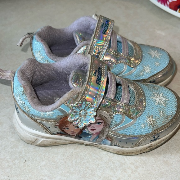 DISNEYS FROZEN TODDLER GIRL SIZE 8 SHOES - Picture 1 of 4